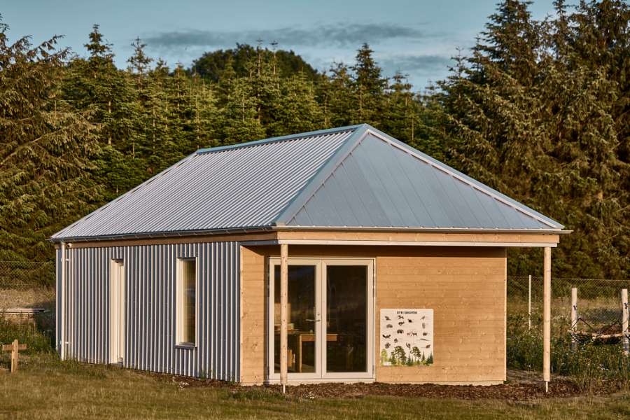 Jordbærmarkens pandeplader skaber landlig stemning og inspirerer til naturleg, Børnehuset Jordbærmarken, Rodskovvej 59, 8543 Hornslet